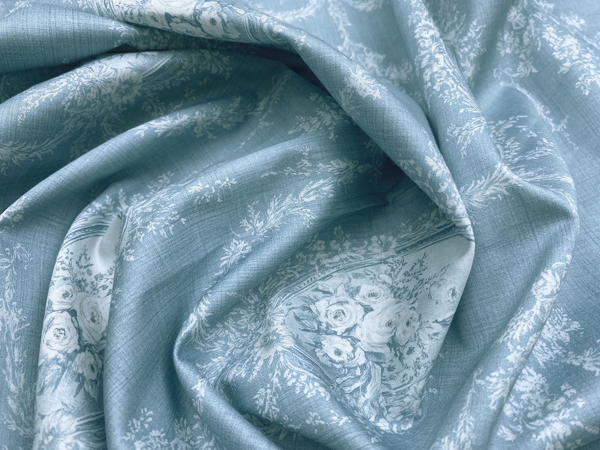 Ткань Хлопок  голубого цвета с цветочным узором 14483 3